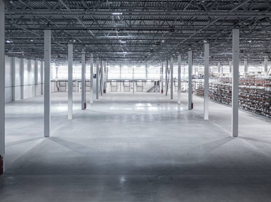 Factory or warehouse or industrial building Modern interior design with concrete floor